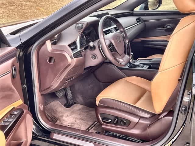 Thumbnail: 2019 Lexus ES - 3