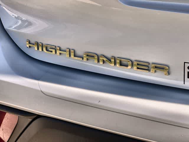 Thumbnail: 2022 Toyota Highlander - 8