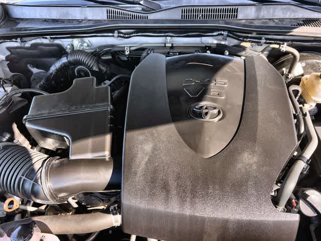 Thumbnail: 2019 Toyota Tacoma - 10