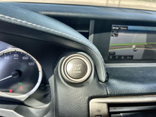 Thumbnail: 2015 Lexus IS - 28