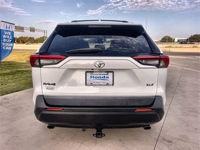Thumbnail: 2021 Toyota RAV4 - 6