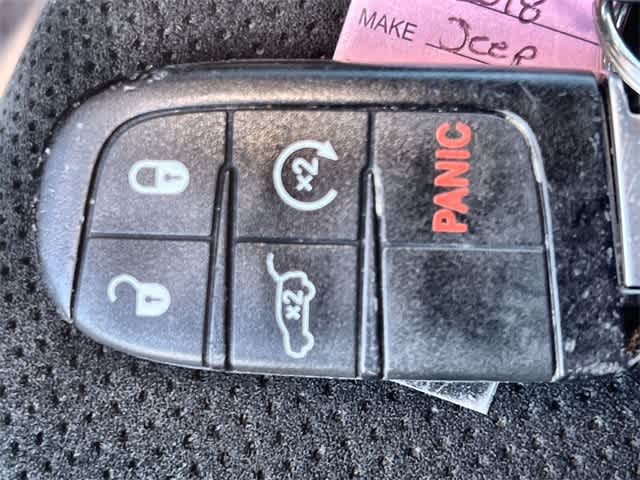 Thumbnail: 2018 Jeep Grand Cherokee - 21