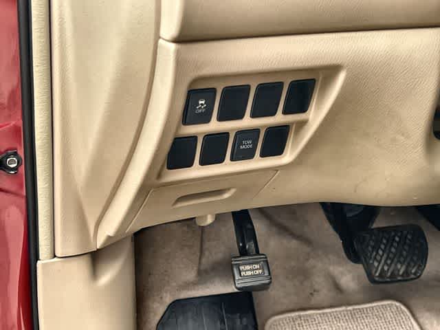 Thumbnail: 2013 Nissan Pathfinder - 29