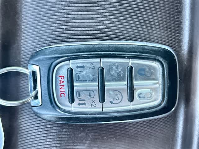 2018 Chrysler Pacifica Touring L 21
