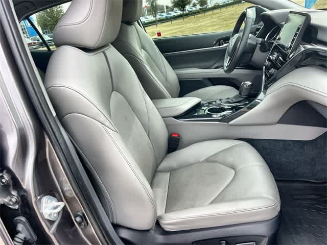 Thumbnail: 2022 Toyota Camry - 13