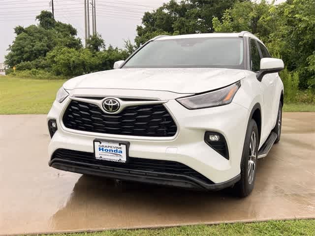2023 Toyota Highlander L 2