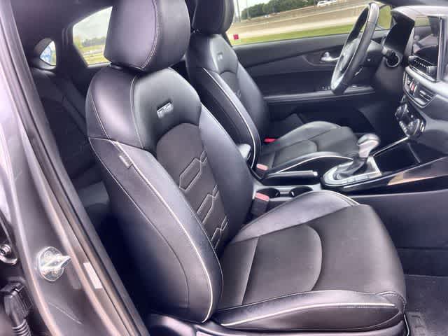 Thumbnail: 2022 Kia Forte - 12