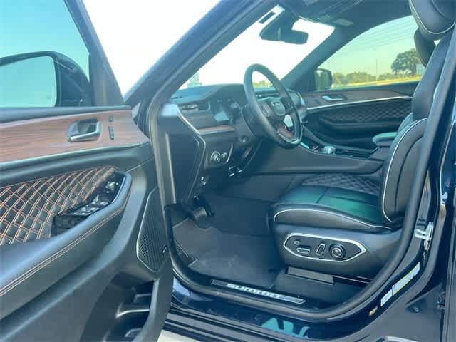 2023 Jeep Grand Cherokee L Summit photo 3