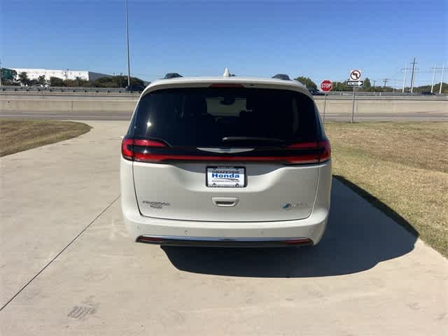 Thumbnail: 2021 Chrysler Pacifica - 6