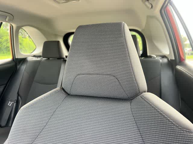 Thumbnail: 2021 Toyota RAV4 - 25