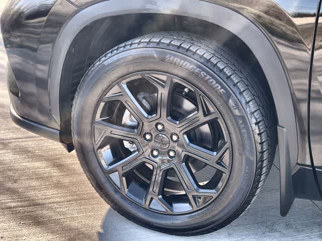 Thumbnail: 2024 Toyota Highlander - 9