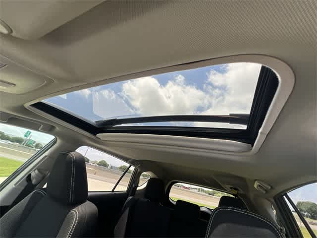2018 Toyota RAV4 XLE 32