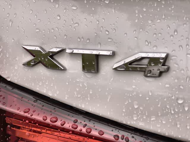 Thumbnail: 2022 Cadillac XT4 - 8