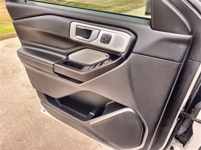 Thumbnail: 2020 Ford Explorer - 30