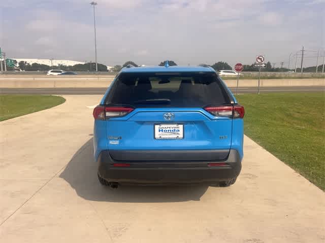 2021 Toyota RAV4 XLE 6