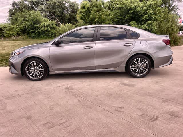 Thumbnail: 2022 Kia Forte - 4