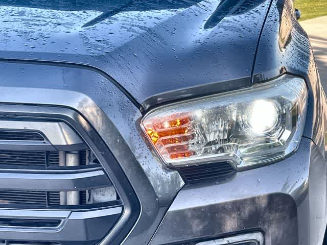 Thumbnail: 2018 Toyota Tacoma - 23