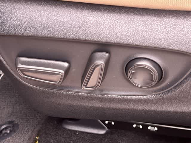 Thumbnail: 2024 Toyota RAV4 - 31