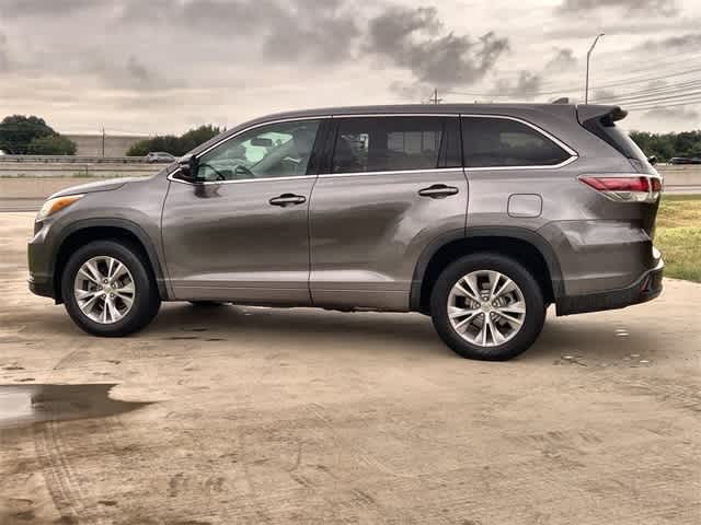 Thumbnail: 2015 Toyota Highlander - 4