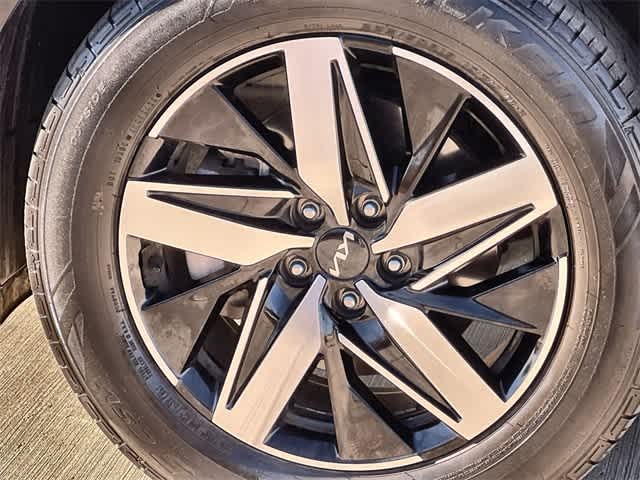 Thumbnail: 2023 Kia Sorento - 9