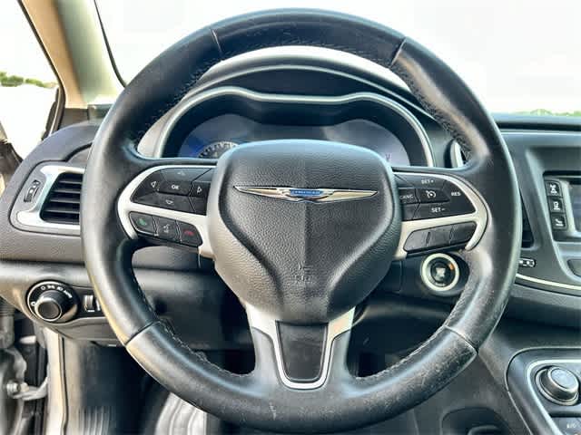 2015 Chrysler 200 Limited 26