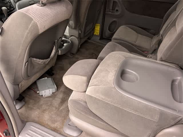 Thumbnail: 2008 Toyota Sienna - 32