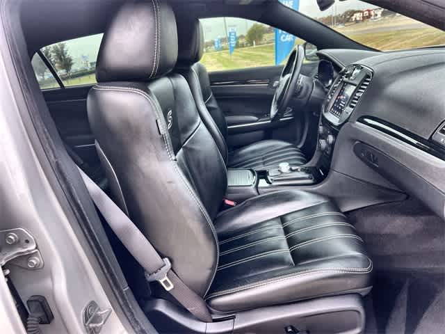 Thumbnail: 2018 Chrysler 300 - 12