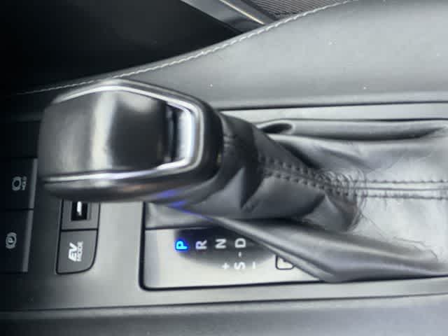 Thumbnail: 2024 Toyota Venza - 16