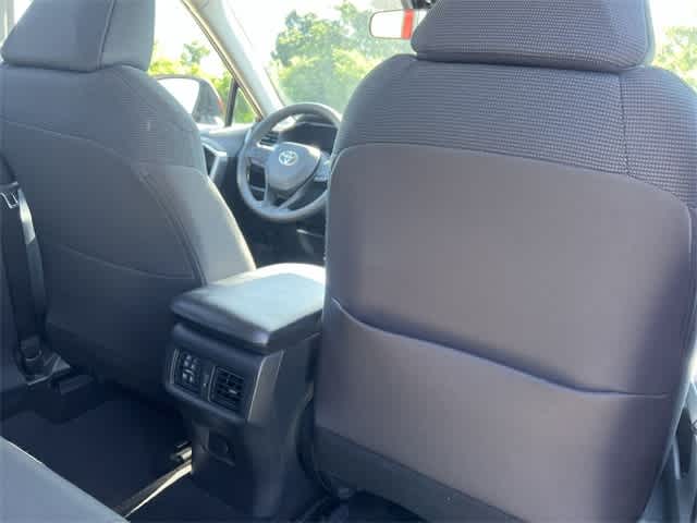 2021 Toyota RAV4 LE 13