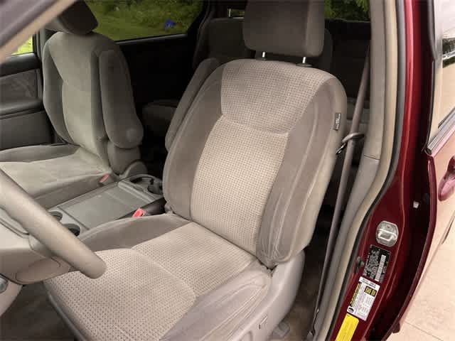 Thumbnail: 2008 Toyota Sienna - 11