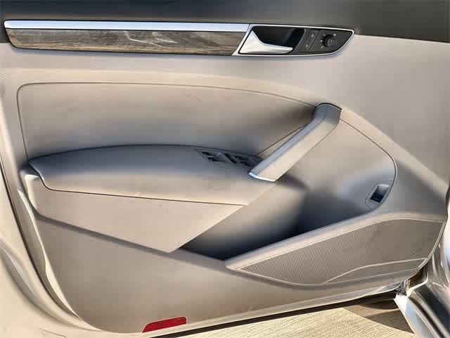 Thumbnail: 2018 Volkswagen Passat - 30