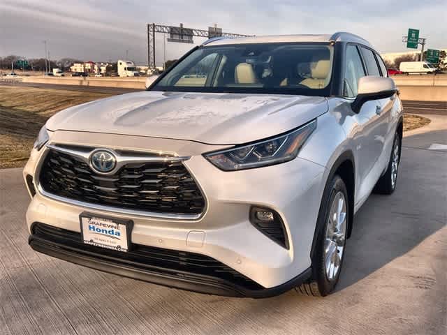 Thumbnail: 2023 Toyota Highlander - 2