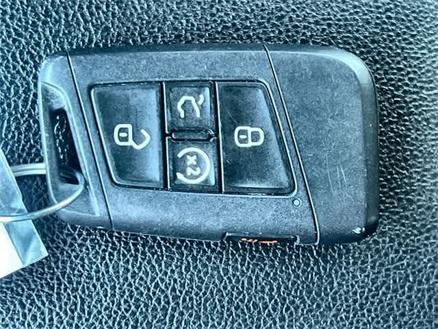 Thumbnail: 2022 Volkswagen Tiguan - 21