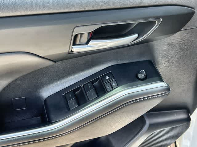 Thumbnail: 2023 Toyota Highlander - 30