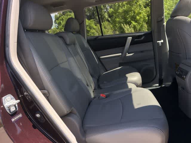 Thumbnail: 2013 Toyota Highlander - 14