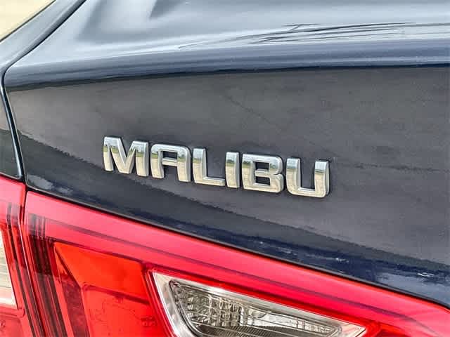 2017 Chevrolet Malibu LT 11