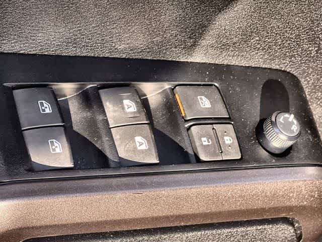 Thumbnail: 2023 Toyota Tacoma - 30