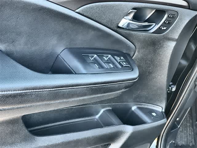 Thumbnail: 2025 Honda Ridgeline - 30