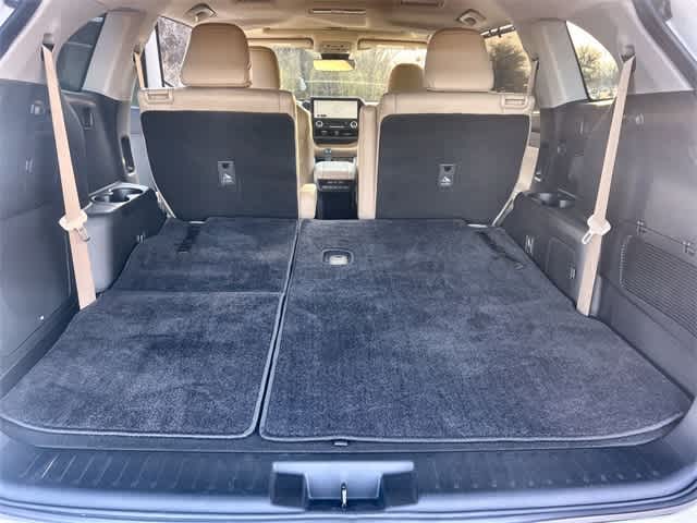 Thumbnail: 2023 Toyota Highlander - 20