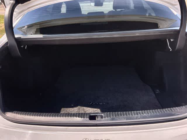 Thumbnail: 2018 Lexus IS - 20