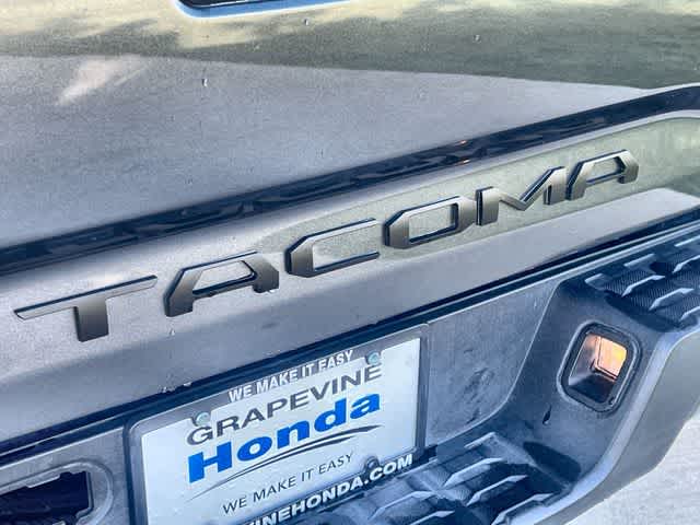 Thumbnail: 2018 Toyota Tacoma - 7