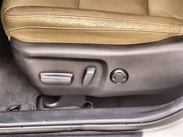 Thumbnail: 2016 Toyota Avalon - 31