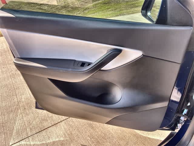 Thumbnail: 2022 Tesla Model Y - 30