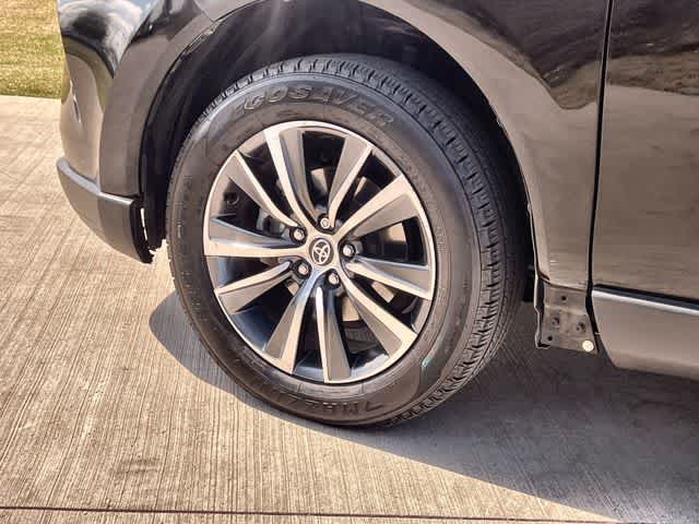 Thumbnail: 2021 Toyota Venza - 9