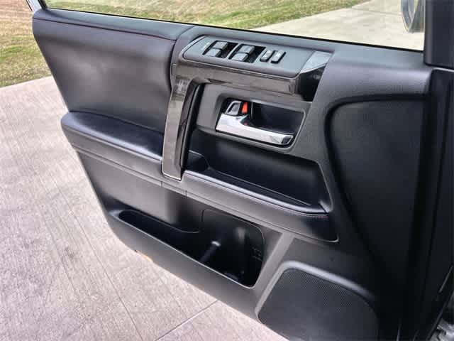 Thumbnail: 2021 Toyota 4Runner - 30