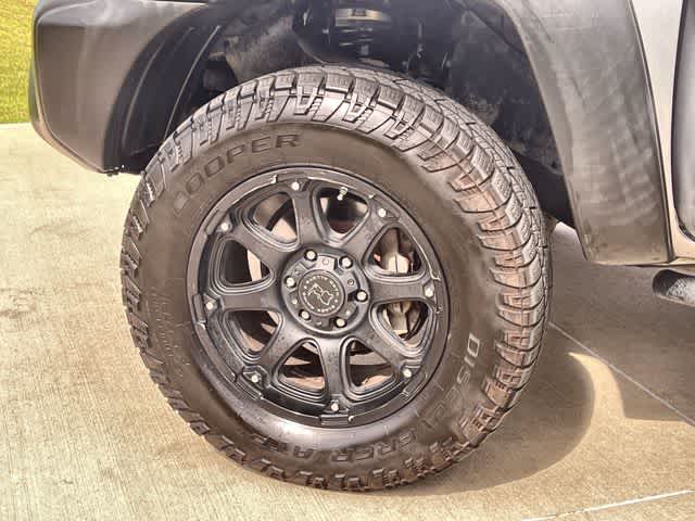 Thumbnail: 2014 Toyota Tacoma - 9