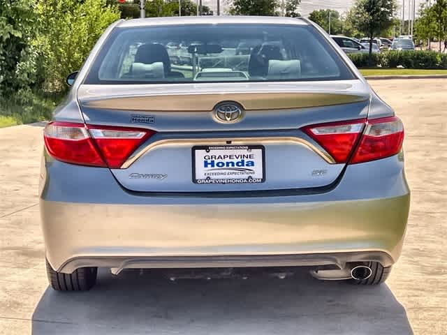 2016 Toyota Camry SE 6
