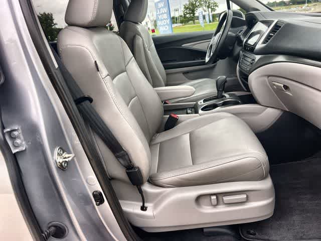 Thumbnail: 2018 Honda Pilot - 12