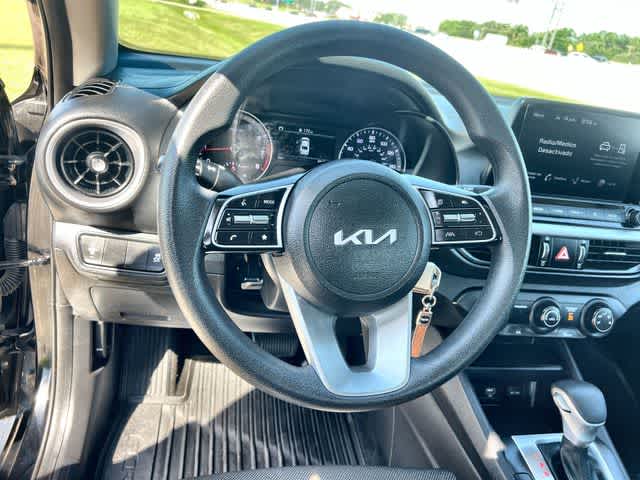 Thumbnail: 2023 Kia Forte - 17