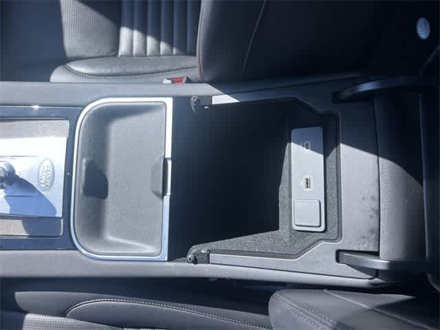 Thumbnail: 2023 Land Rover Discovery Sport - 27